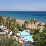 Fariones فندق 4*