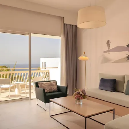 Fariones Hotel 4*