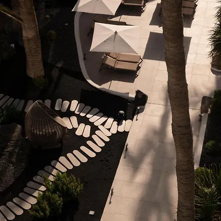 Fariones Hotel 4*